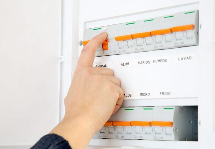 Tarif Listrik Pekan Ini: Biaya Per kWh untuk Seluruh Kelompok Pelanggan Mulai 5-11 Mei 2025