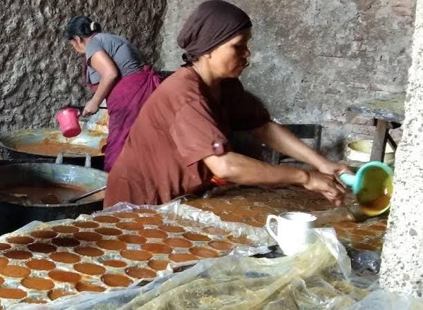 Temuan Mengejutkan: Overuse Zat Kimia dalam Pembuatan Gula Cokelat Sukrosa di Lakbok Ciamis
