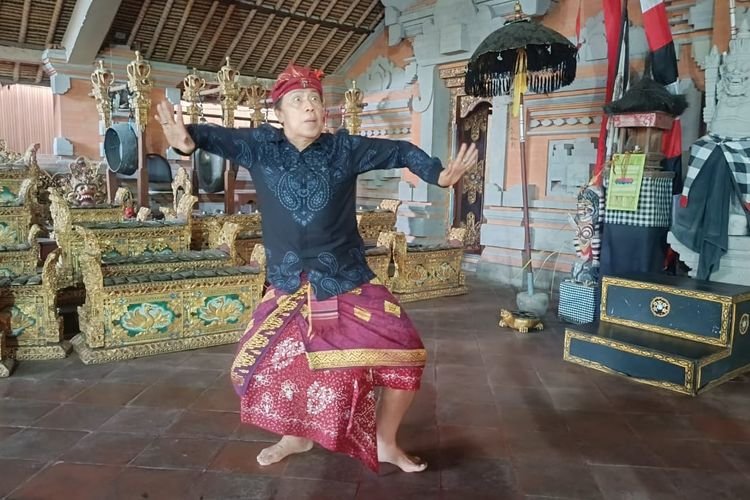 Cerita Oka: Mastah Legong Peliatan yang Terus Mengabdi pada Seni Tradisional di Usia 72 Tahun