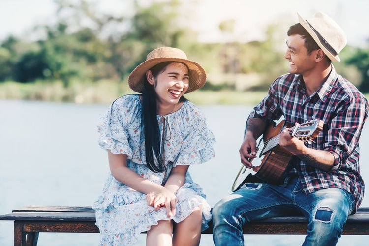 Orang yang Menarik secara Alami Tanpa Suka Cari Perhatian, Cenderung Punya 7 Sifat Berkualitas Ini