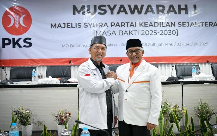 Al Muzzammil Yusuf Menjadi Ketua PKS: Pengamat Prediksi Arah Koalisinya Menuju Pemerintahan