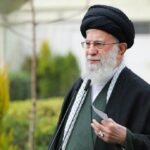 Khamenei: "Serangan Lebih Besar Menanti Jika Iran Diserang Lagi"